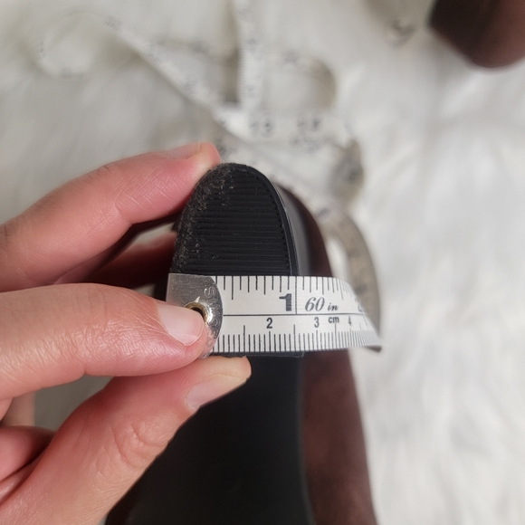 Suede ankle boots chunky high heel and laces. - Picture 11 of 12